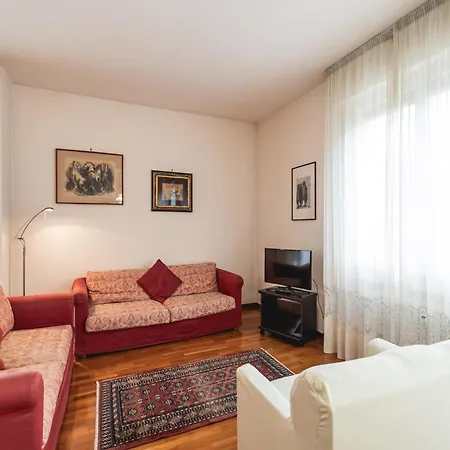 Apartment Royale Melody - Near The Historical Centre Of *