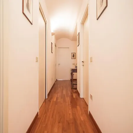 Royale Melody - Near The Historical Centre Of Apartment
