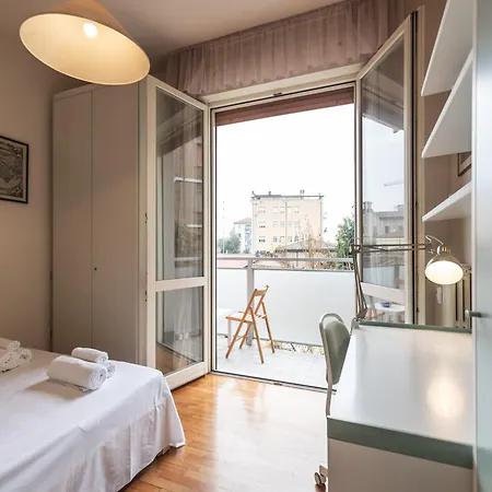 Royale Melody - Near The Historical Centre Of *