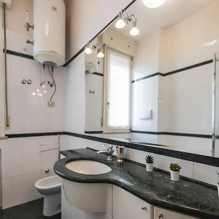 Royale Melody - Near The Historical Centre Of Daire